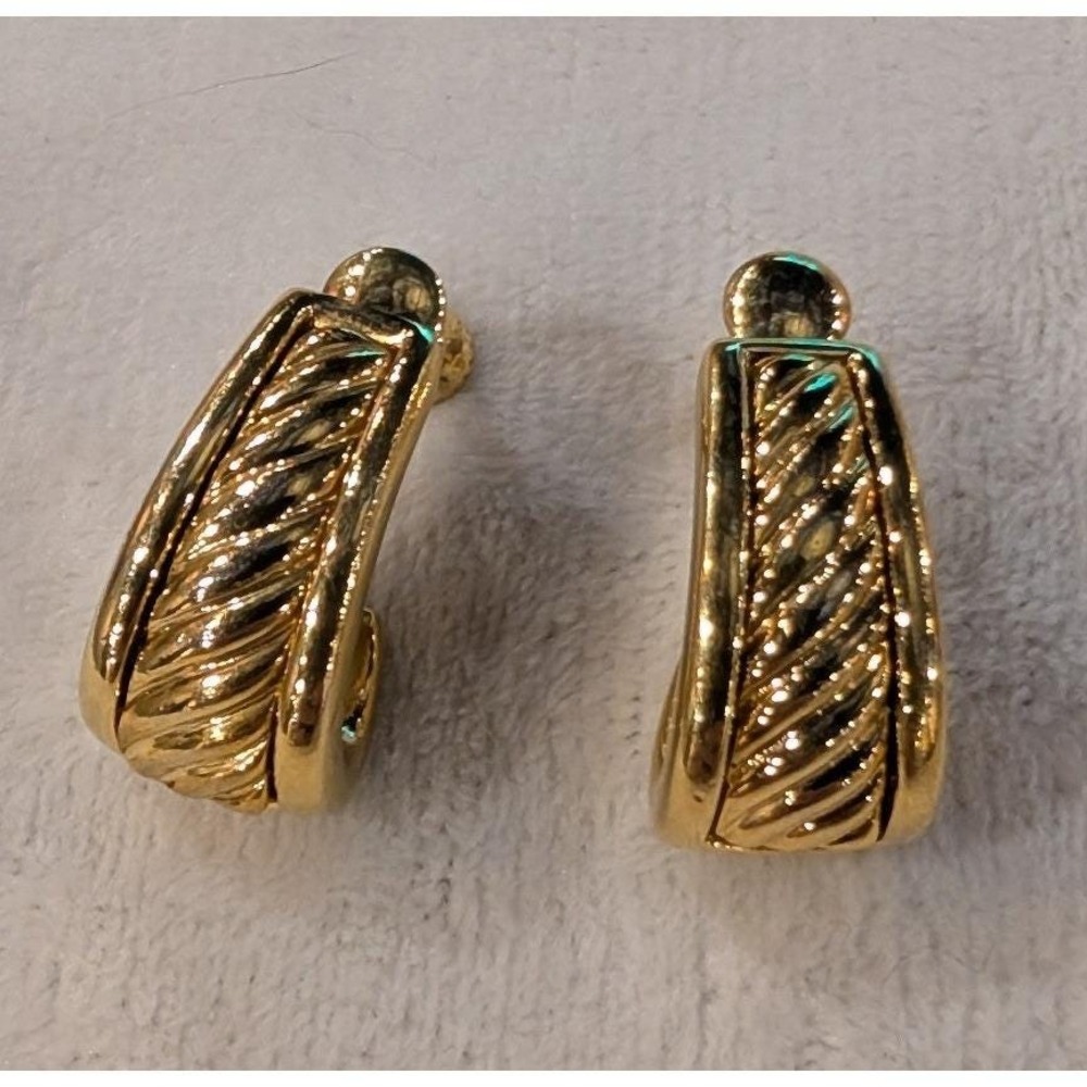 Vintage Napier Gold Tone Textured Ribbed Screw Back J-Hoop Earrings